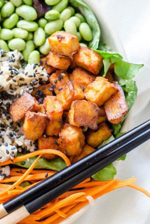 Healthy Sriracha Baked Tofu Brown Rice Bowls | vegan poke, gluten-free